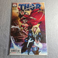 Thor Nr. 4 Marvel Comic mit Thor und einer Schwertkämpferin auf dem Cover, in Schutzfolie