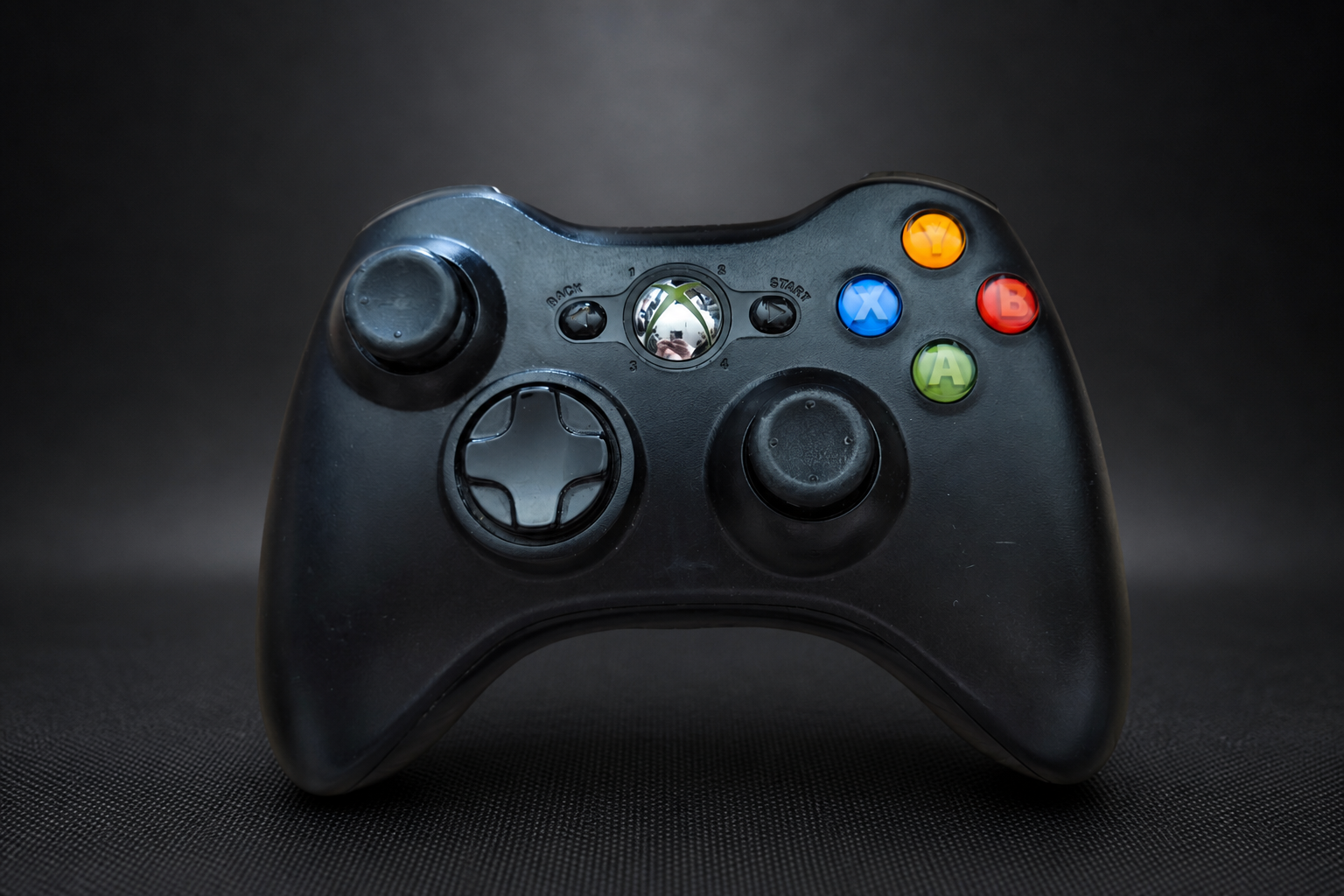 Xbox 360 S (Slim) – 250GB – Schwarz – Bundle mit 6 Spielen & Controller (Gebraucht)