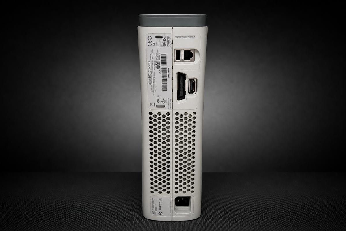 Xbox 360 Fat Weiß – Rückseite mit Anschlüssen
