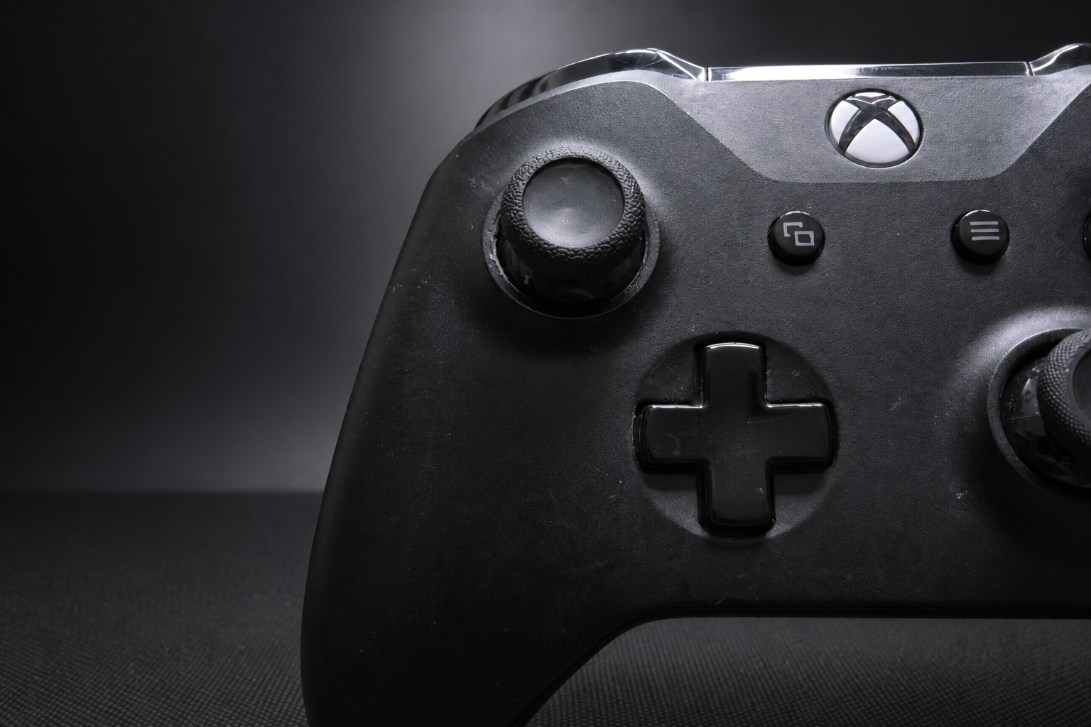 Xbox One Wireless Controller Schwarz – Linker Stick Detail 1