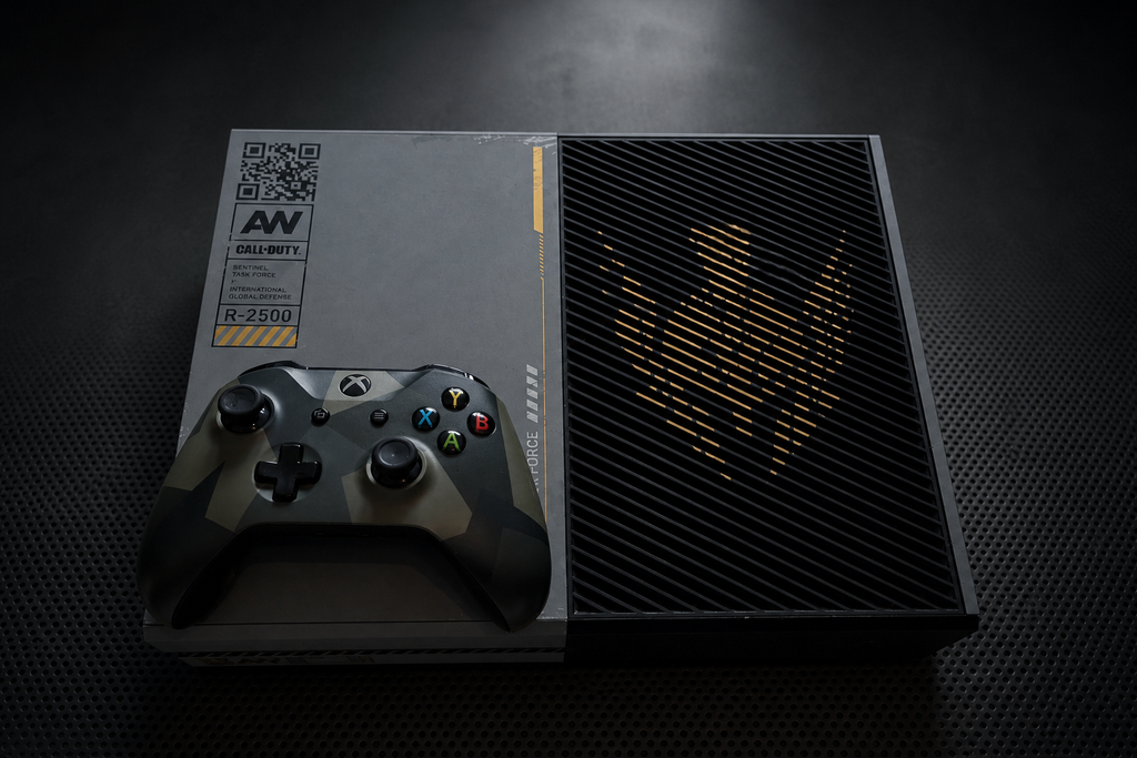 Xbox One CoD Advanced Warfare Limited Edition – Oben mit Controller